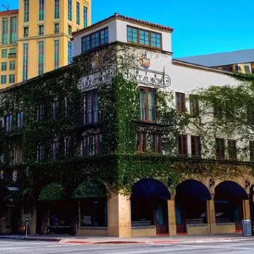 Hotel St. Michel Отели рядом с достопримечательностью «Венецианский бассейн»