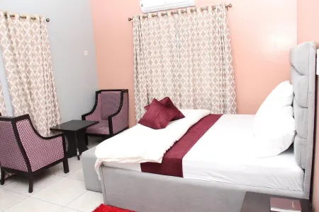 Blooms Spot Hotel - Self Service Apartment