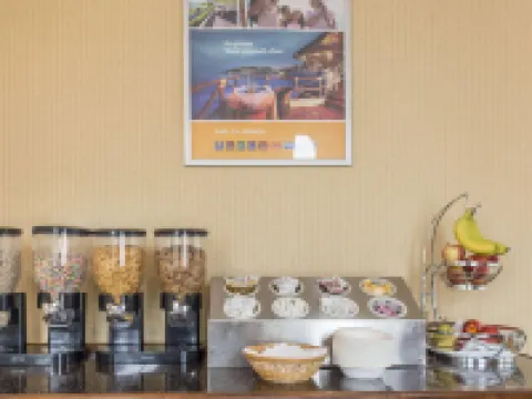 Super 8 by Wyndham Pembroke Hotels in Renfrew County