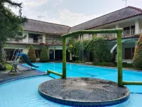 The Garden Family Guest House Powered by Cocotel - Pools