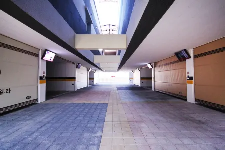 Mungyeong Myeongpum Hotel Geonilla Отели рядом с достопримечательностью «Mungyeong Saejae»