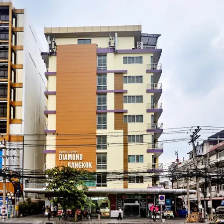 Diamond Bangkok Apartment Отели рядом с достопримечательностью «Станция надземного метро Siam»