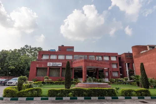Hotel Chandigarh Beckons - 3 estrellas