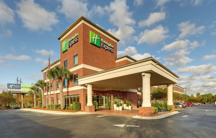 Holiday Inn Express LELAND - WILMINGTON AREA by IHG
