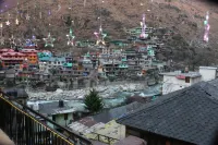 Manikaran View Hotels in Tosh
