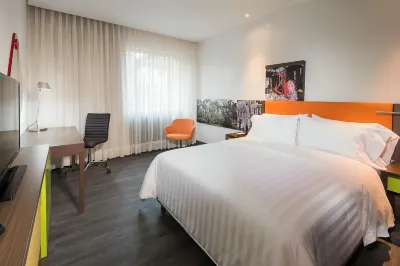 Hampton Inn by Hilton Cali Hotel dekat Dr Carlos Alberto Rios