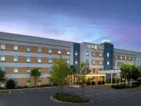 Home2 Suites by Hilton Tallahassee State Capitol Hotels near Bragg Stadium