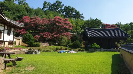 Ahndong Kimjongtaek Yangsodang Отели рядом с достопримечательностью «Byeongsanseowon Confucian Academy»