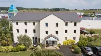 Brit Hotel Saumur Отели в г. Дистре