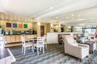 Comfort Inn & Suites Airport Convention Center