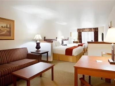 Holiday Inn Express & Suites Mattoon Hotels near Baker Field
