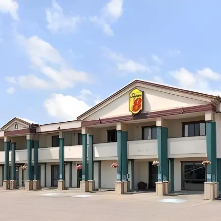 Super 8 by Wyndham Red Deer