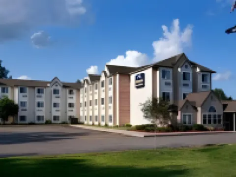 Microtel Inn & Suites by Wyndham Roseville/Detroit Area Hotels in Macomb County