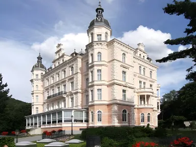 Bristol Palace Hotel di Karlovy Vary City Center