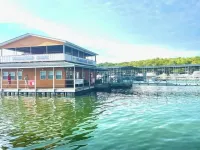 Hunter's Friend Resort Hotels in Ruth C Township