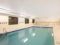 Holiday Inn Express CHICAGO NW-VERNON HILLS by IHG - Pools