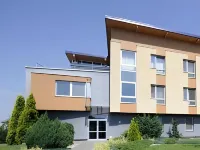 Buly Aréna Hotels in Kravare