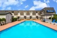 Ramada by Wyndham Cumberland Downtown Hotels in Cumberland