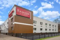 Ramada by Wyndham Bronx Hotel dekat Regal Cinemas New Roc 18 IMAX & RPX