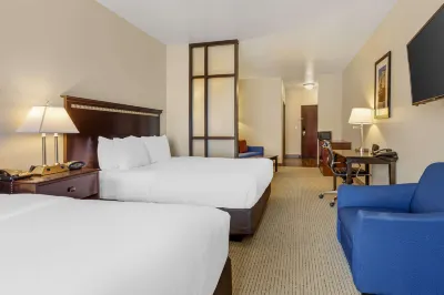 Comfort Suites Hotels near Broken Boutique