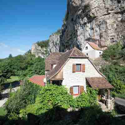 Logis Hôtel Domaine les Falaises Hotel Exterior