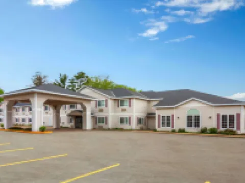 AmericInn by Wyndham Eagle River Downtown Hotels in Eagle River