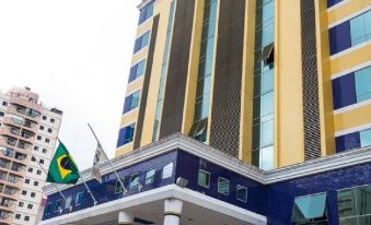 1. Hotel Eu..