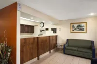 Super 8 by Wyndham Prestonsburg
