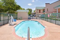 Days Inn by Wyndham Lexington - piscina