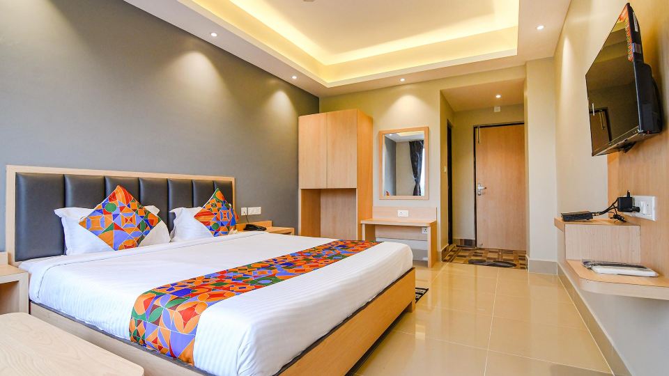FabHotel JP - Nr Sataragachhi Railway Station