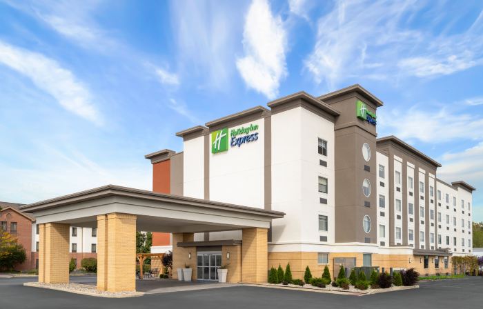 Holiday Inn Express TOLEDO NORTH by IHG