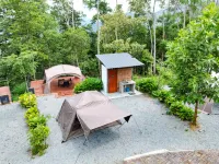 Camp Lù Yīng Hotel dekat Japanese Villacg