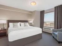 Ramada by Wyndham Grassland Các khách sạn ở Division No. 13