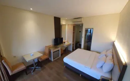 Hotel Puriwisata Baturraden Отели рядом с достопримечательностью «Monumen Panglima Besar Jenderal Soedirman»