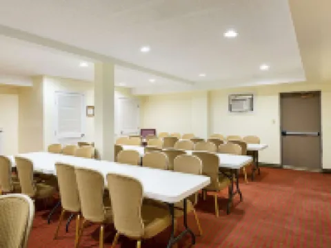 Remembrance Inn Hotels in Straban Township