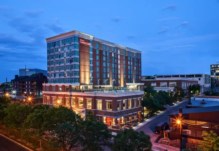 Hilton Garden Inn Nashville Downtown Convention Center