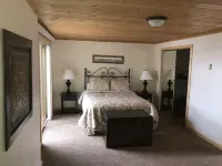 Family Friendly Cottage w/Spectacular Views of Round Lake-Hayward, WI