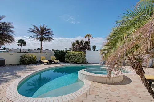 Spacious Oceanfront House has Private Pool, Ocean Deck and Panoramic Ocean Views