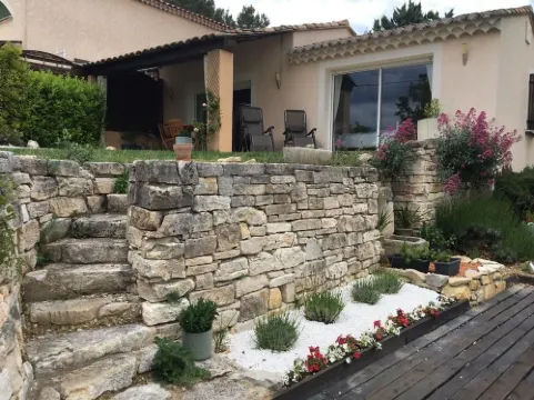 Barjac Villa Pastis - Gîte with swimming pool and view of the Cévennes mountains
