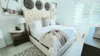 POSHPADZ Presents Coco Villa -2 Patios-Ground Floor-Walk to Jupiter Beach