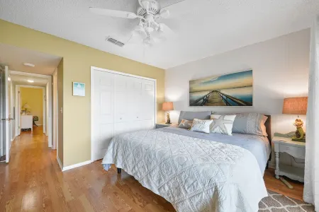 Spacious and updated 3br/2ba condo in St. Augustine Beach Отели в г. Сейнт Огастин Бич