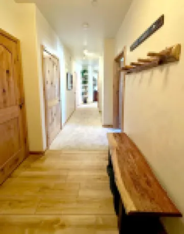 Spacious 3Br, Perfect Downtown Location w/ Pool, Hot Tub, & Shuttle Access