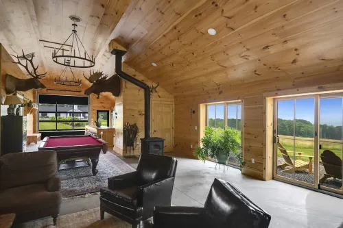 Barndominium, Embracing Skaneateles lake's Beauty. Hotels in Skaneateles