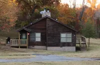 3  Minutes to Giant City - 6 Minutes to SIU - 4 Minutes to Shawnee Winetrail!