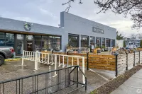 Magnificent 2 Bedroom Home in Norfolk's Best Neighborhood Các khách sạn gần World of Reptiles and Friends