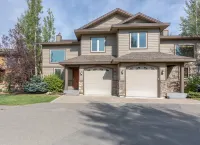 Modern Victor Town Home with Hot Tub and AC