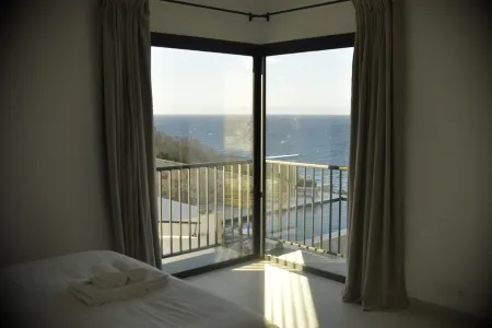 Villa Pieds Dans L'eau, Appartement Rdc, Piscine Jacuzzi Partagés Отели в г. Кальви