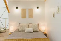 "Home Sweet Dome" MODERN TREEHOUSE STAY w/ Hot Tub