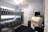 Orlando BeachHouse ❤️ Expanded pool deck & HotTub Recent renos, close to Disney!