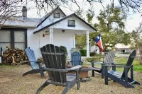 El Castell + El Castellito - on the Llano River (Sleeps 26+)